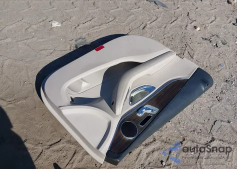 2016 Mercedes-Benz C 300 z USA, uszkodzony, nr VIN WDDWF4JBXGR137815